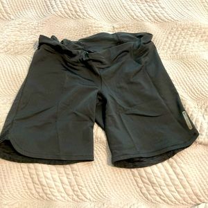 Pearl Izumi athletic shorts